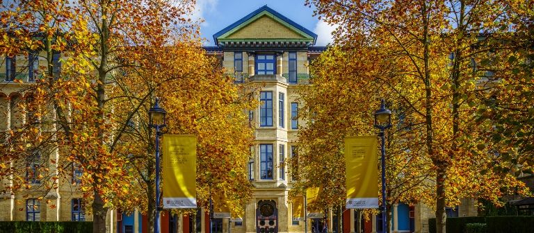 Cambridge Judge Business School Executive Education launches the AI Leadership Programme in collaboration with Emeritus | Emeritus